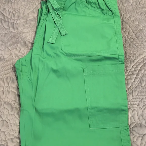 MG Medgear Scrub Set Women's size SM small, emerald green 💚 NWT - Picture 8 of 10